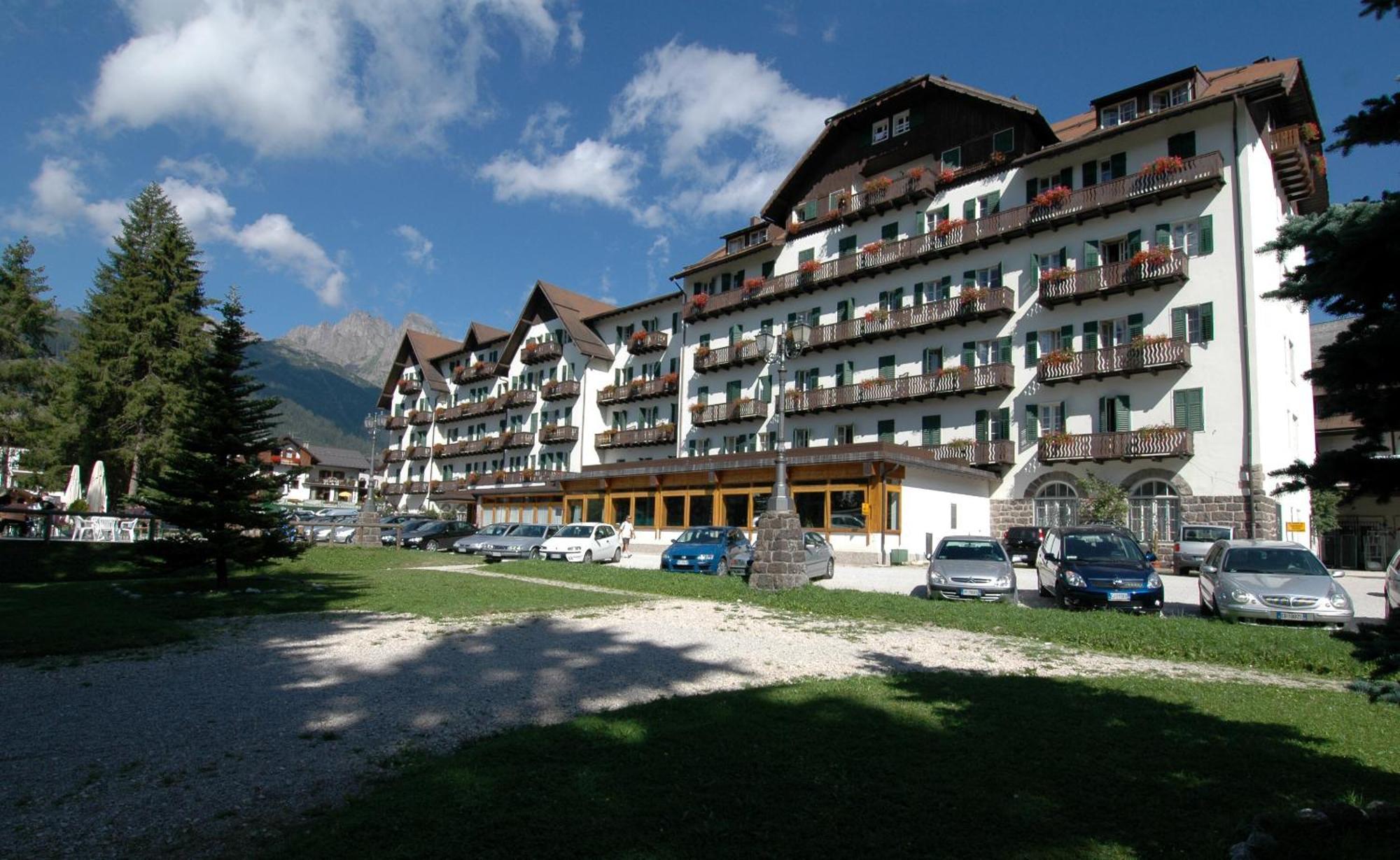 Th San Martino - Majestic Dolomiti Hotel 圣马蒂诺-迪卡斯特罗扎 外观 照片