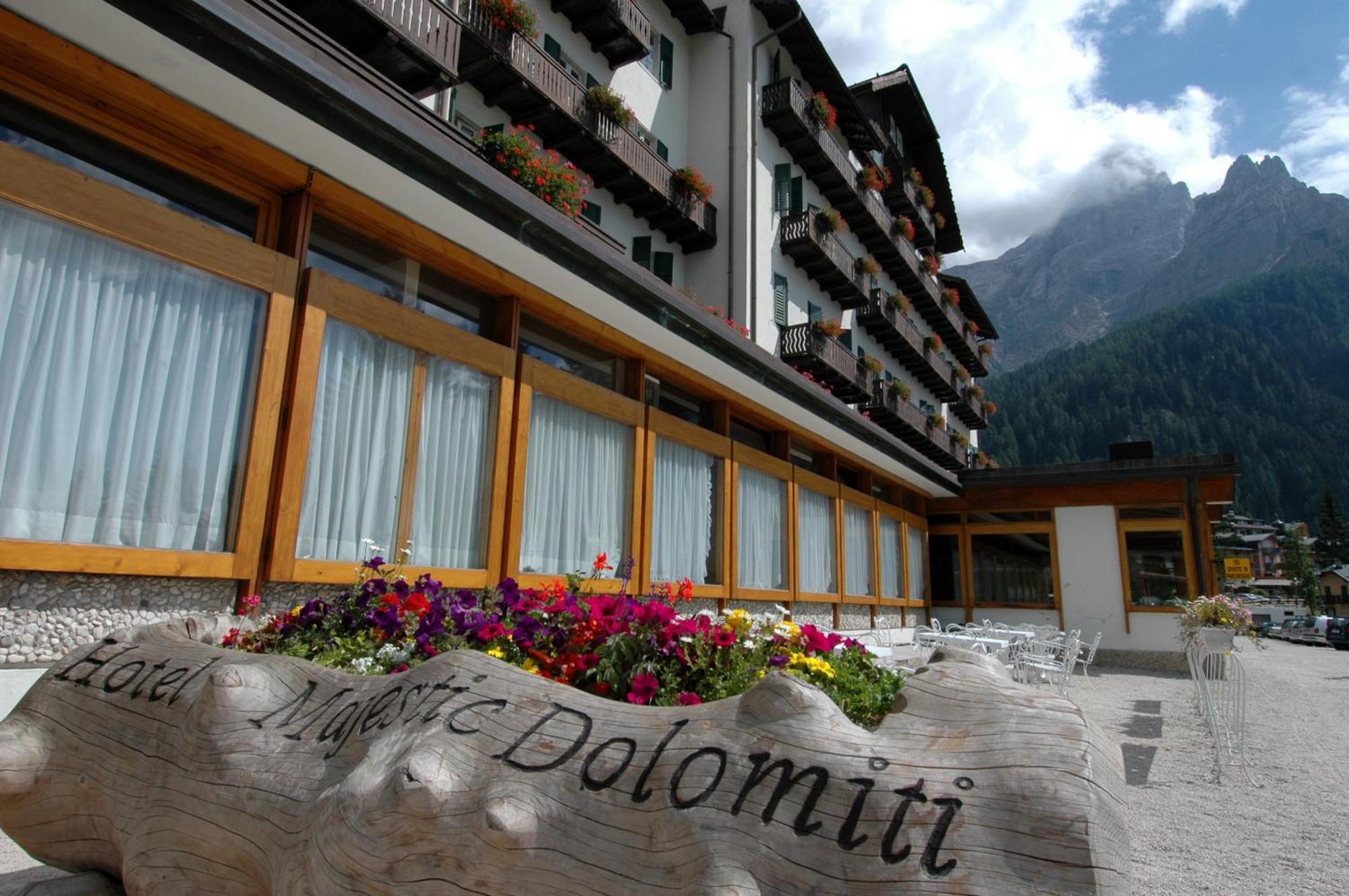 Th San Martino - Majestic Dolomiti Hotel 圣马蒂诺-迪卡斯特罗扎 外观 照片
