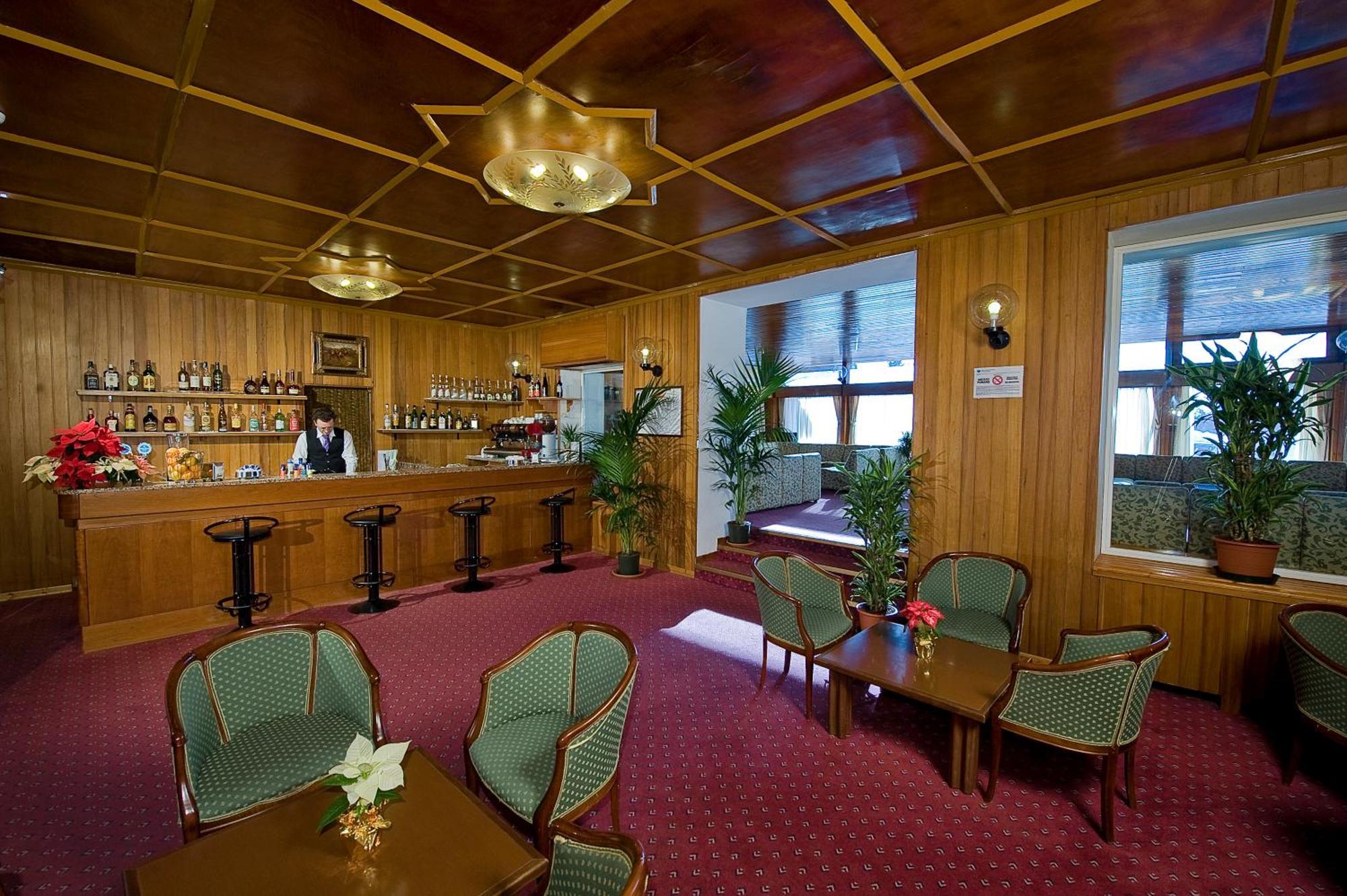 Th San Martino - Majestic Dolomiti Hotel 圣马蒂诺-迪卡斯特罗扎 外观 照片