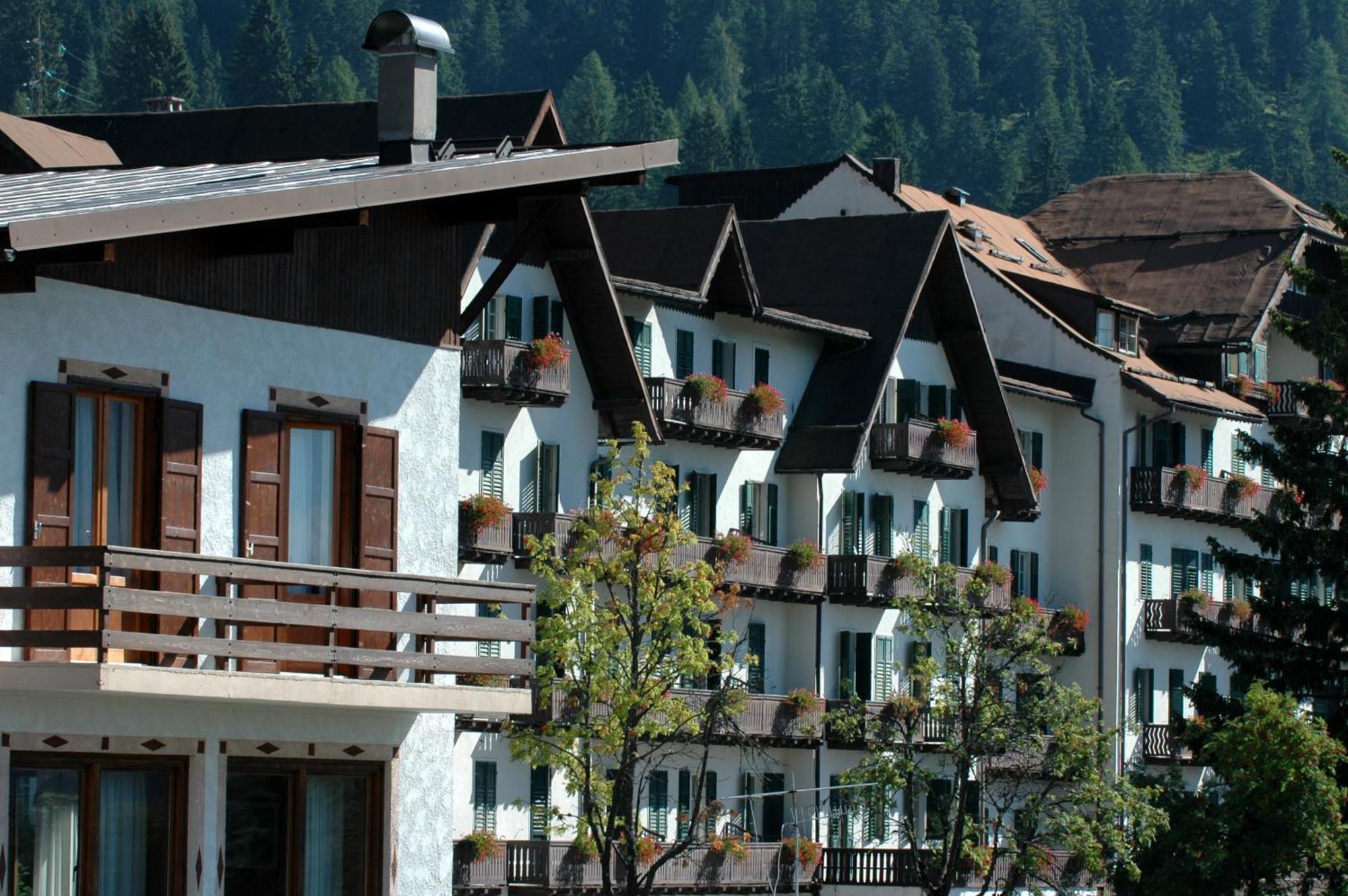 Th San Martino - Majestic Dolomiti Hotel 圣马蒂诺-迪卡斯特罗扎 外观 照片